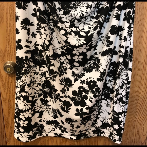 🔴Pretty Maxi Skirt Flower Floral EUC - Picture 3 of 5